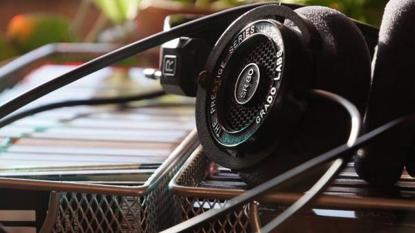 lifehacker's tweet image. Looking for new music? Here are the best services you're probably not using (but should be): lifehac.kr/nZ8PkGP