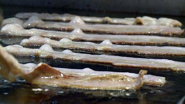 CBCNews's tweet photo. Bacon Nation: Toronto restaurant caters to bacon-loving foodies http://t.co/1A5Gi4PVSy http://t.co/heMYcG3IOE