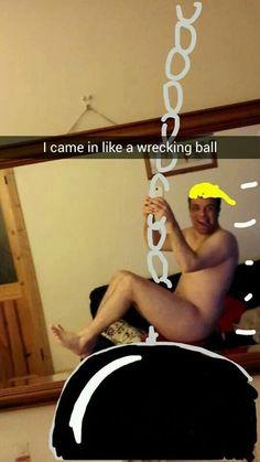 WTFSnaps's tweet image. Miley...look what you've done..