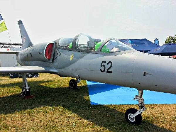 ikluft's tweet photo. Now I've seen everything... an L-39 with #Android pilots (at #flightpro booth). #OSH14 #aviation http://t.co/4WLvjwUa4x