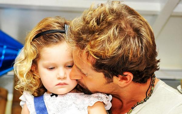 BrizZSheckler's tweet image. @gabrielsotoMEX y @ElissaSBB Amo esta Foto #padreeHija #puroamor #lin2 #hermosos #Gabriel #elissa :-)