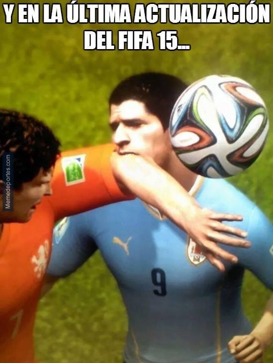 LaJugadaTUDN's tweet photo. Se filtra una imagen de lo que podrás encontrar en el nuevo #FIFA15
#HumorTD ¿Qué les parece? http://t.co/DqLslVhred