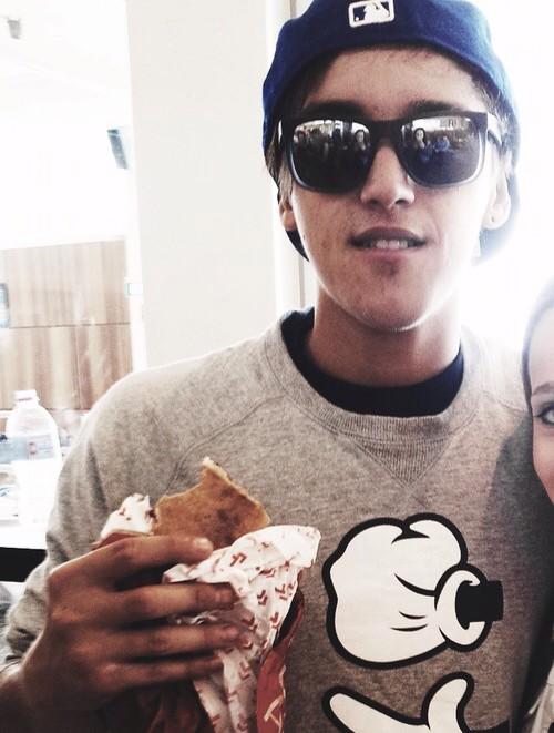 Happy 21st birthday to beau brooks hope you have a nice day  