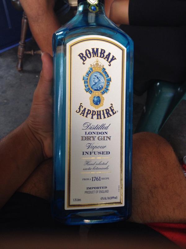 skyaria66188793's tweet image. i cant wait to crack open that bottle😋 #bombaysippin