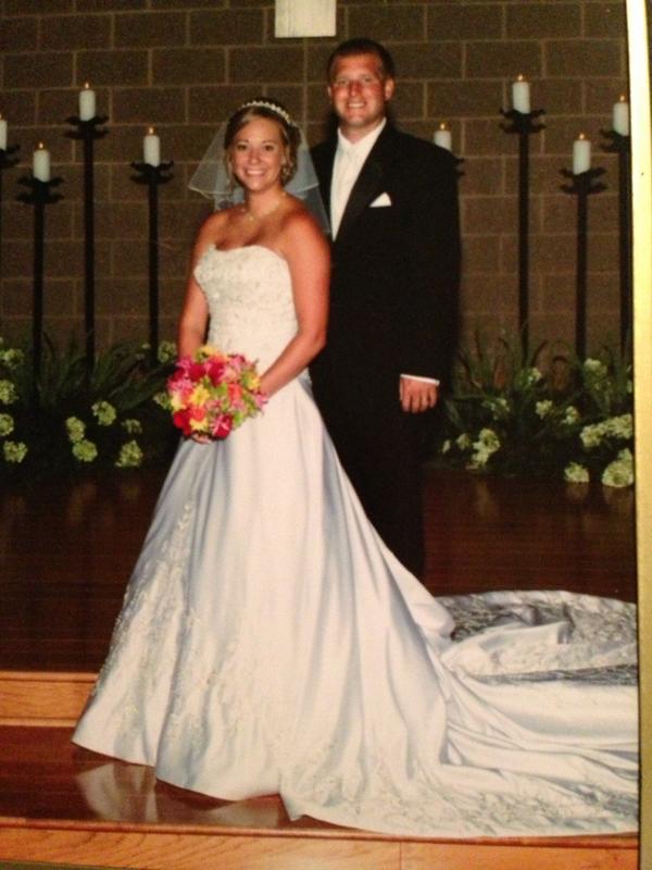 kjlandman's tweet photo. My #TBT goes to this day 4yrs ago when I married my best friend! Happy anniversary! @L4NDO_ http://t.co/vIrMDxix3Z