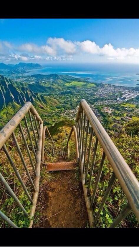 ChiIIVlbes's tweet photo. Stairway to Heaven, Oahu, Hawaii 🙌 http://t.co/3fRuhLy6CJ