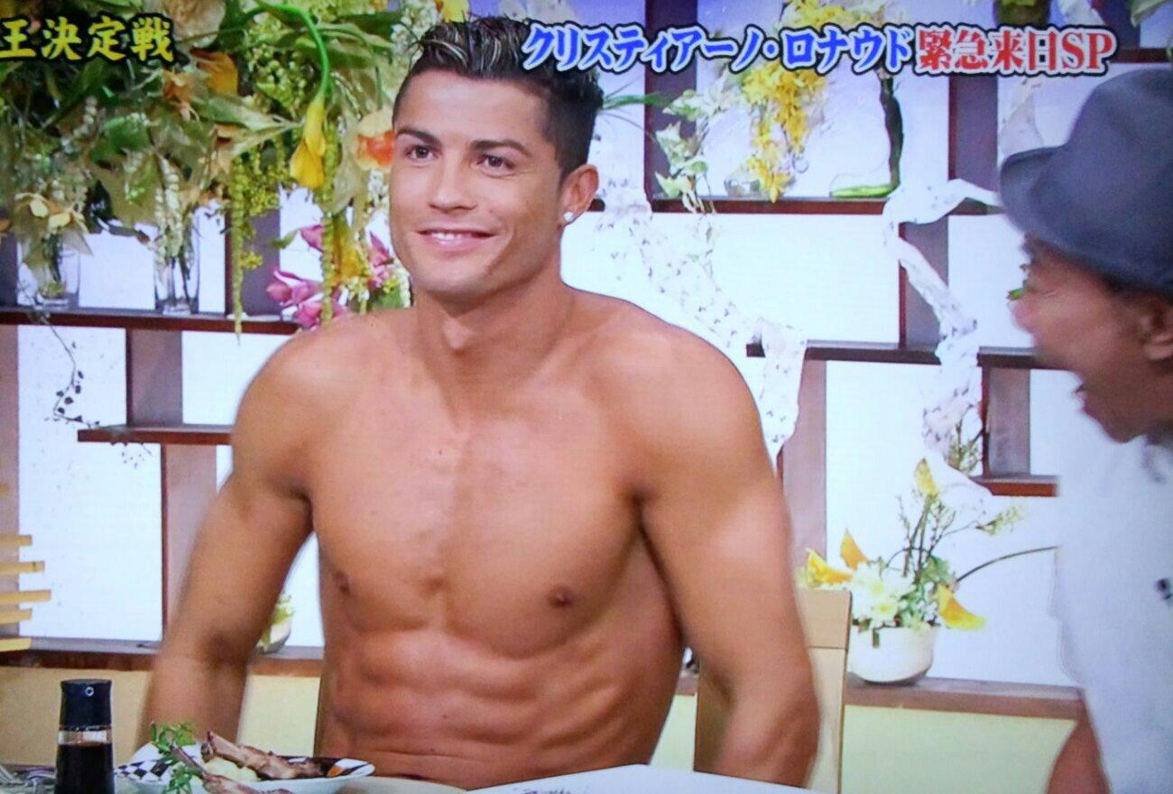Twitter 上的 てんつく Rnメイクィーン男爵 7 31 とんねるずのみなさんのおかげでした 食わず嫌いでクリスティアーノ ロナウド敗北 罰ゲームはクリロナの裸 石橋貴明 木梨憲武 カトパン大興奮 憲さんの顔 イっちゃってる 笑 Http T Co