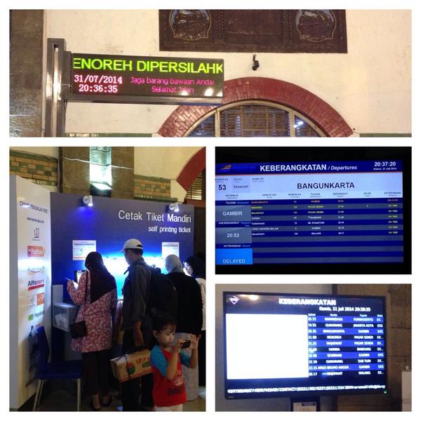 anita_eka's tweet photo. Thumbs up for @keretaapikita for the improvement! DIY ticket print &amp;helpful signage @stasiuntawang #BalikNaikKereta http://t.co/BmXxOb6dkr