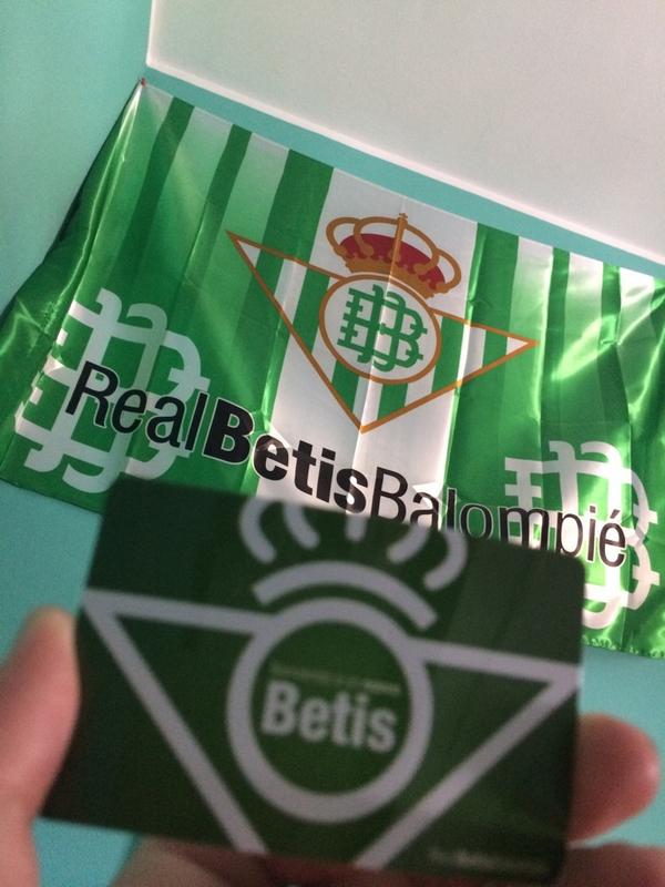 Josezl91's tweet photo. #SoyAbonadodelBetis otro año mas y los q me quedan,nunca te fallaré.en 1era en 2da o 3era seré del betis asta q muera http://t.co/6UaPxxhoN5
