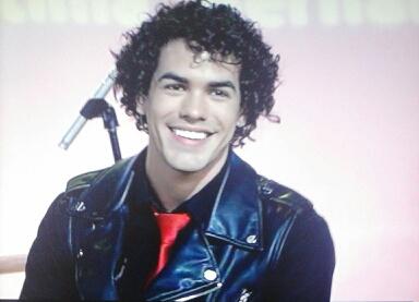 apegoclaudia's tweet photo. o sorriso mais lindo do mundo! <3 #SamAlvesNoEncontro http://t.co/dqKK0BaX84