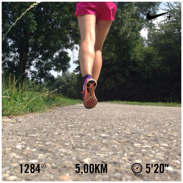 SummerRunners's tweet photo. Weer 5 kilometer erbij voor Nikki. De zomer is nog lang: er zijn nog veel kilometers te gaan. http://t.co/7mS1pPdTh2 http://t.co/Kv4OgFlx6n