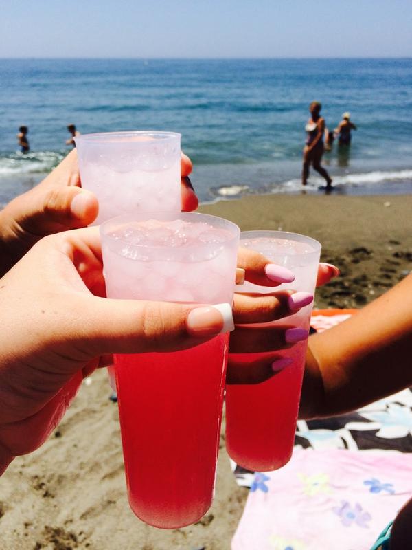 marrtalpz's tweet photo. Buen día de playa con @EnmanuelPosadas @alicccialopez ☀️🌴🍹🏊 http://t.co/n7IZfMKJFw