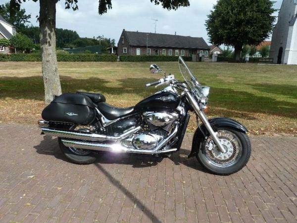 woutertenhag's tweet photo. De mooie motor van m'n broer is te koop! Suzuki Intruder C800 LC: http://t.co/mn8t4sShXD http://t.co/EEB5jyODQc