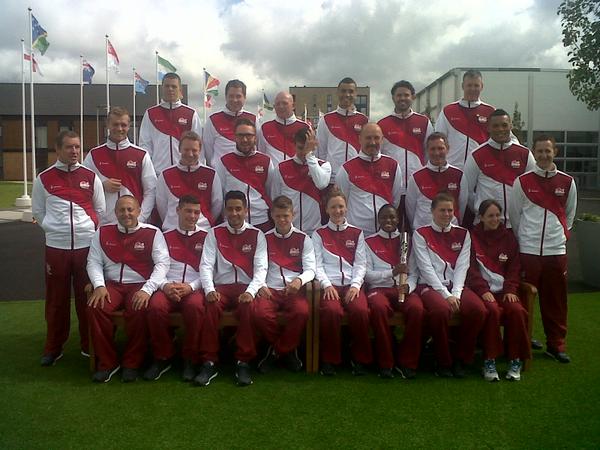 #TeamEngland boxers &amp; @Glasgow2014 Ambassador @NicolaAdams2012 with the Queen's Baton! #BatonRelay @weRengland