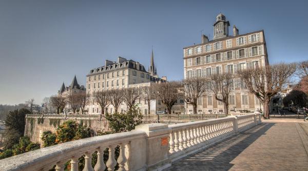 shotwinking's tweet photo. Concours photo à Pau (http://t.co/jaBX4vViO6). N'hésitez pas à voter si ma photo vous plait :) ! http://t.co/Ffmson3Fkc