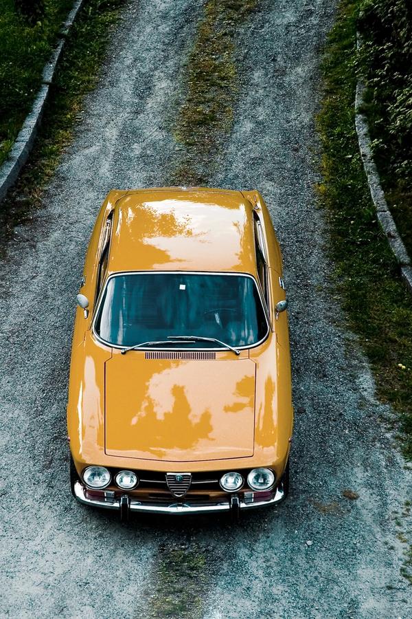 Our #ThrowbackThursday goes to the Alfa Romeo 1750 GTV designed by Betone who specialised in car styling!