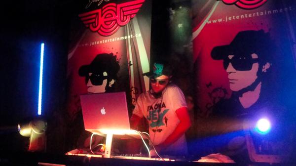 #tbt check this guy out <a href="/jlitvack/">Jody Litvack</a> rocking out with one of the original #jetentertainment t-shirts
#party #barmitzvah