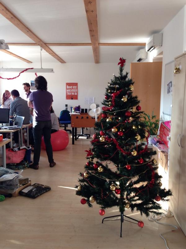 catchy_m's tweet photo. Stesti preje pripravenym. Priprava na vanocni sezonu zacina! http://t.co/24dWhdXsnU