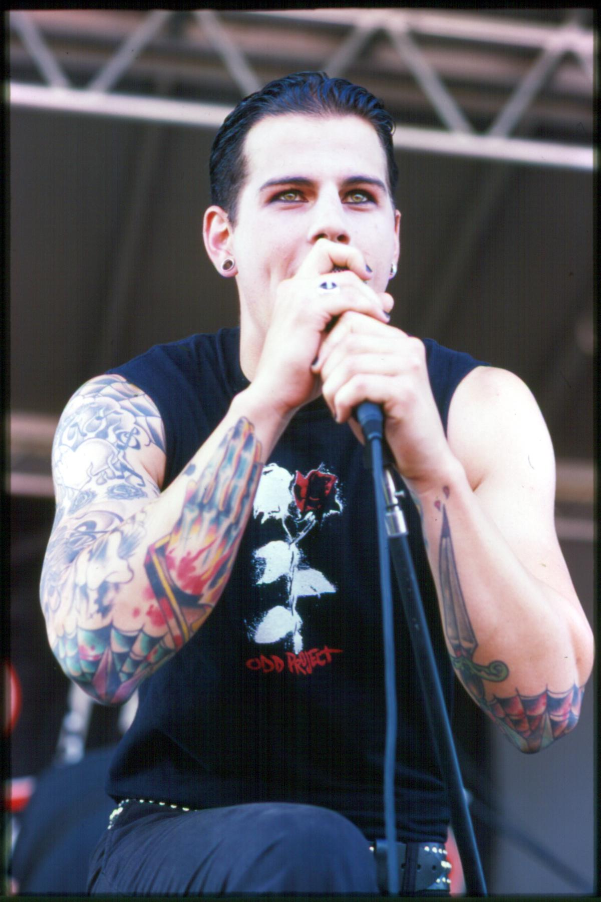   Wishing M. Shadows a very happy birthday (Photo taken at 2003!) 