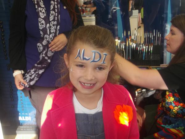 fazakprimary's tweet photo. “@fazkids: http://t.co/kvHTZir5QH” getting ready to cut the ribbon #fazakerley #aldi #fps @fazakeyfs @FazakBristow @fazakbreakfast