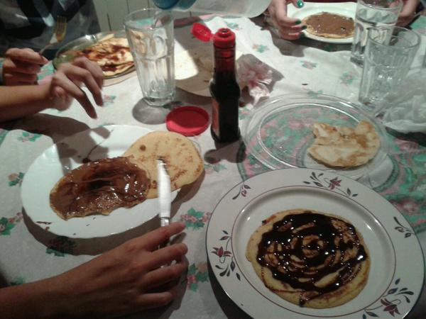 nuriaforeyes's tweet photo. Tortitas ricas @marta5393 @sooniialopez @adrianlardiez @RaquelGonzlez15 http://t.co/Em38uCiQqM