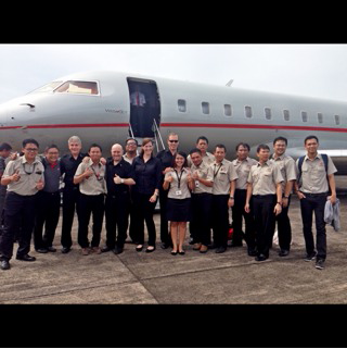 SoccerResto's tweet photo. CEO phillip morris yg tiba di samrat airport tgl 12,,,coach ke jkt tgl 12 pagi,dan hrs balik sorenya,krn mereka http://t.co/LbasUFDGT2
