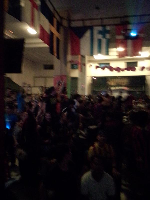 SoccerResto's tweet photo. beda tetapi torang tetap tou minahasa... http://t.co/FfGRjMMNcN