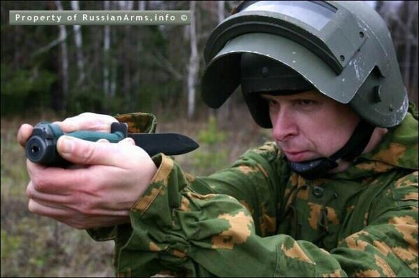 武器紹介 ガン ナイフ Nrs ナイフ型消音拳銃 ソ連が開発したナイフ型の特殊部隊用消音拳銃 スペツナズではパラ トルーパー射撃拳銃とも呼ばれていた 射撃動画 Http T Co Geuqrnm5dx 使用弾7 62mm 41sp サイレンサー弾 Http T Co Tlmfpl8kes Twitter