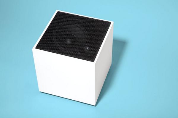 HiDigiLife's tweet photo. An Iconic Speaker That’s Re-Engineered for Streaming Music...http://t.co/dIYAx8rHDk #speakers #musicstreaming http://t.co/gmgyHq0PBN