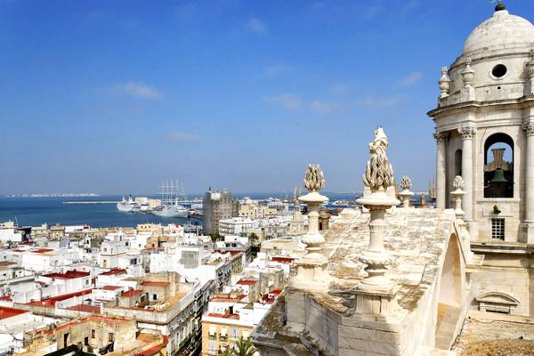 EspanaEnLatam's tweet image. The Old Town of #Cadiz |  buff.ly/1rSHTfb via @CNTravelerSpain
#andalusia #spain #travel #summer