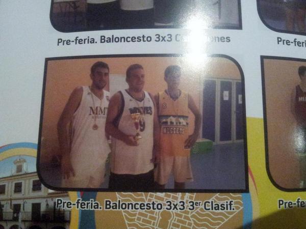 cuevecillas's tweet photo. A mi pueblo no vengas mas a llevarte premios ehh :) http://t.co/0Oj4YqQO4l