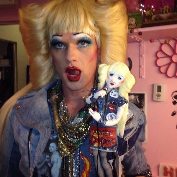 HedwigOnBway's tweet photo. Miss Hedwig and mini-Hedwig backstage at the Belasco @ActuallyNPH http://t.co/MJ0YbAgvz7