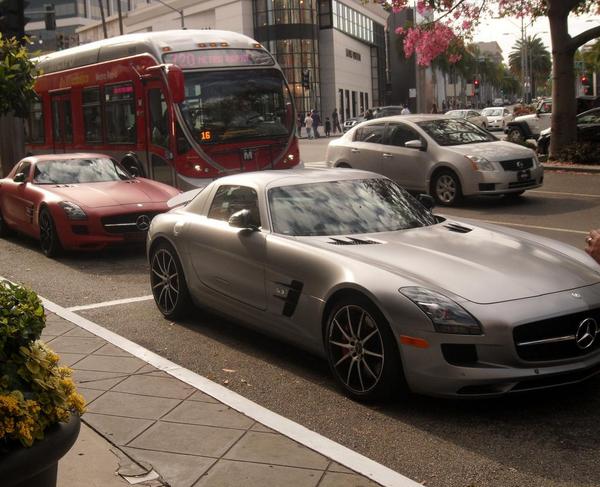 ExotiCarCentral's tweet image. I found these two beauties yesterday :) #sls #Mercedes Which one do you like more? RT red FAV silver!