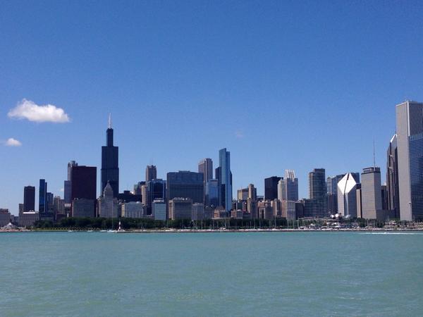 Swiat47's tweet photo. #BlueSkyAction #Chicago http://t.co/Ax0JjjLSkd