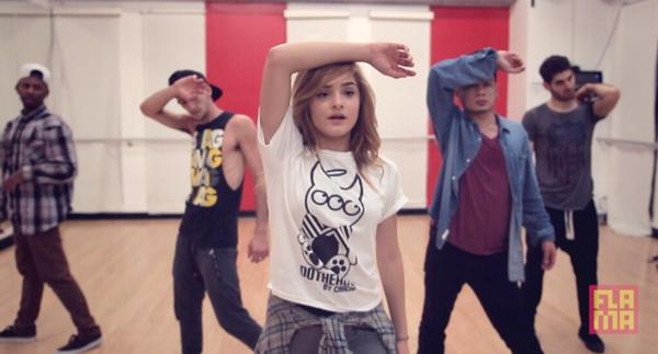 Dotheadbychachi's tweet photo. Chachi wearing the black character trace white tee in her @theFlama episode! Available on http://t.co/rm1lgbli8y http://t.co/ZlwpcaDh0u