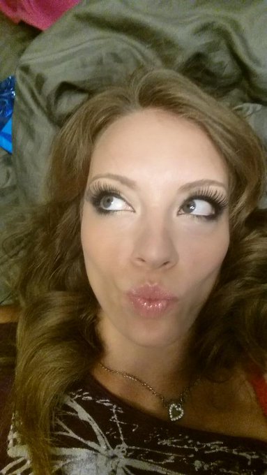 messing around with make up again... ive become such a girly girl http://t.co/1yeJFe1K71<a href="/tag/badphotobomb"class="tags"><span>#badphotobomb</span></a>