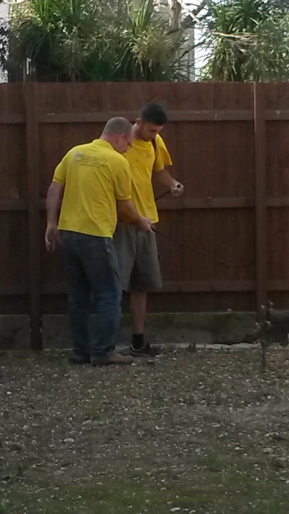 Brebbanana's tweet image. @gibsta840 teaching @dannylonglegs1 how its done #suspect #apprenticetraining