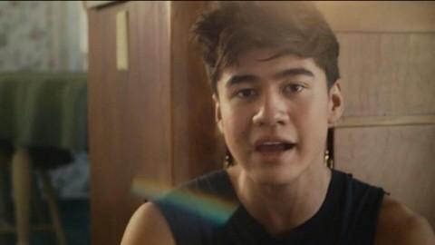 fiveSOStumblr's tweet photo. no i'm really not fine at all .
#5SOSAMNESIAVIDEO http://t.co/P1WZVV6MLV