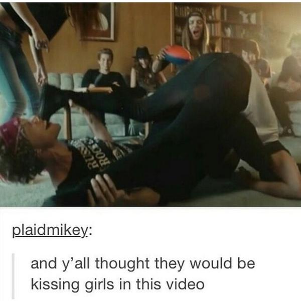 michellereyes8's tweet photo. #AmnesiaMusicVideo #5SOSAmnesiaMusicVideo #5SOSAMNESIAVIDEO http://t.co/6HBtpjivq6