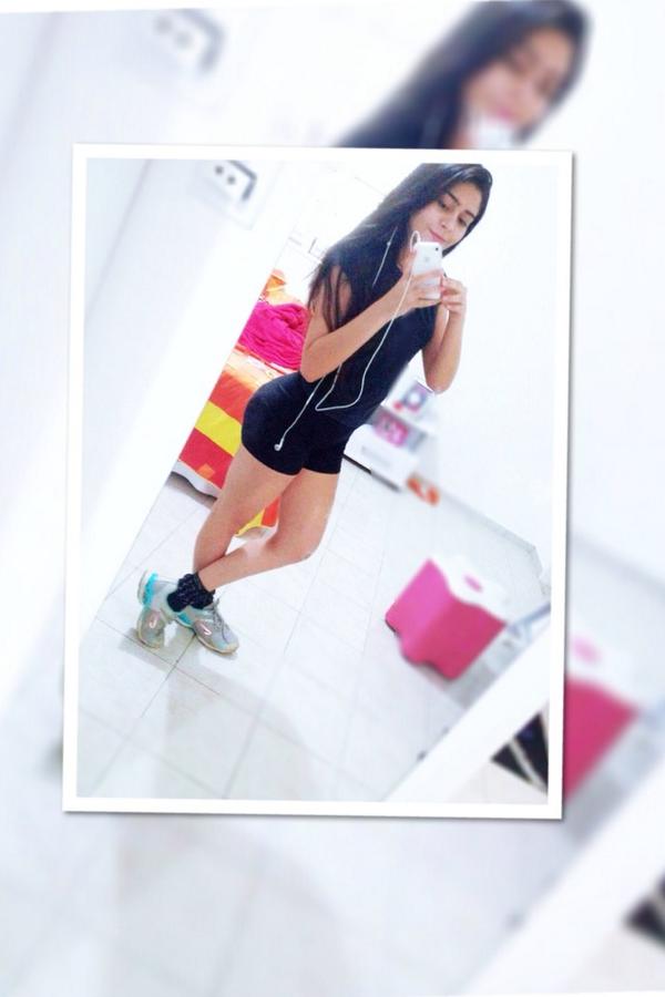 AnaClarysse's tweet photo. here! 💥 http://t.co/hAOyKDe9sH http://t.co/f6AolZsTpY