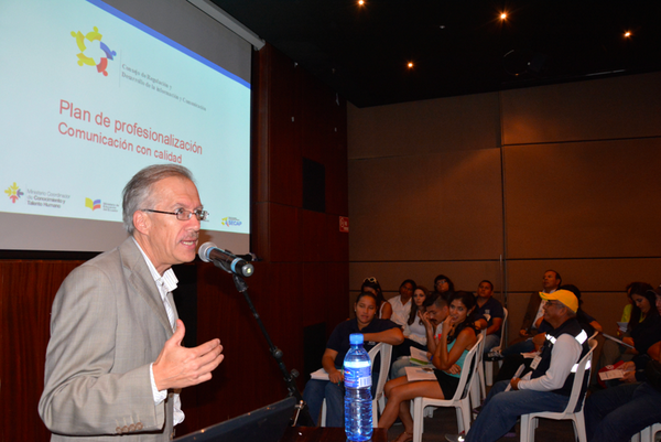 <a href="/HernanReyesA/">Hernán Reyes</a> "Todos los medios de comunicación pueden mejorar en conjunto calidad de contenidos" #ProfesionalizateYa