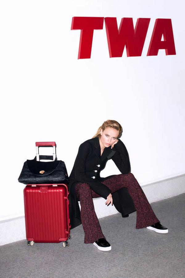 harpersbazaarus's tweet photo. 9 packing tricks for the girl on the go: http://t.co/BFvmsPgUVi http://t.co/sZhH51pFTW