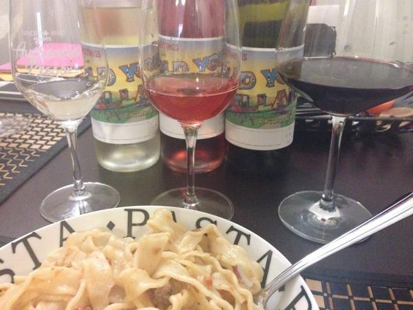 SommInTheCity's tweet image. Onto the pasta course with all three #Wines from @OldYorkCellars #virtualvines it's great with the #WhiteBlend