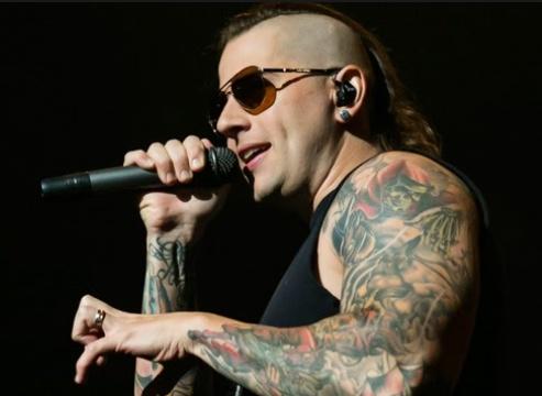 Happy birthday to the legendary M Shadows 