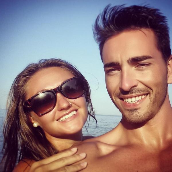 alejandro89cast's tweet photo. Mejor imposible, gracias love. #love #summer #beach @miriamsan02 http://t.co/Vy48tT66WU