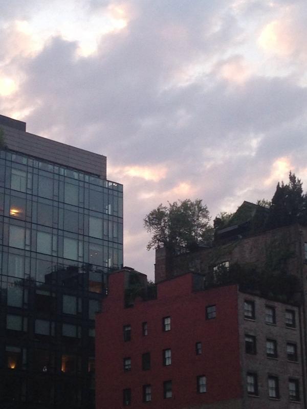 bdubau's tweet photo. @WadeCannibal #outthefrontdoor http://t.co/xmV4e8hXPV