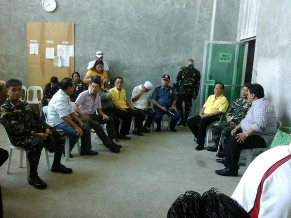 PcrSultan's tweet photo. Today:APD w/ Sul Kud Exe ofcials while wting VIP @  Capitol gym, isuln, sk @AlanLPurisima @Lestercamba @pro12pio http://t.co/fGl0syQAii