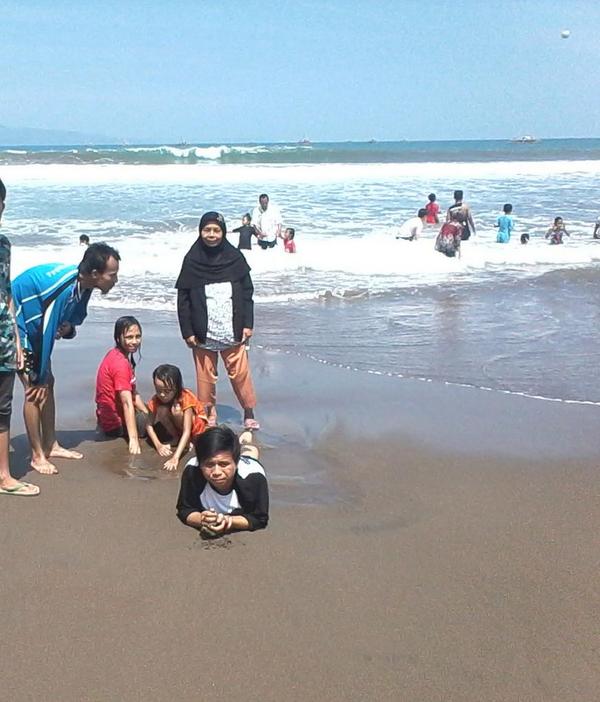 Priambada23's tweet photo. Palabuhan Ratu http://t.co/YrdE6h25cm