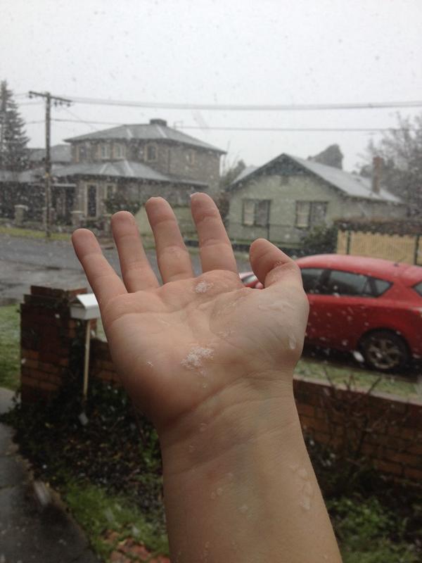Snow in Wendouree! #ballarat #ballaratsnow