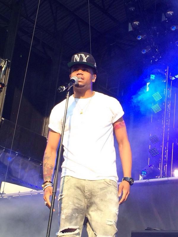 __Thickumz__'s tweet photo. My fav @MACKWILDS killed his set as usual. #UnderTheInfluenceTour 🙌 You NEVER disappoint! http://t.co/ZnliWgAp6X